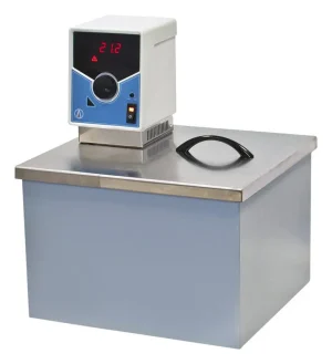 Циркуляционный термостат LOIP LT-216a, объем 16 л, 190х290/200 мм, с плоской съемной крышкой